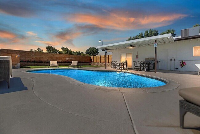 Building Photo - 32300 Shadow Mountain Ln