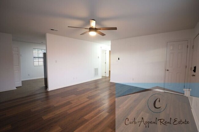 Building Photo - Beautiful 2 bed 1 bath house - Bono!