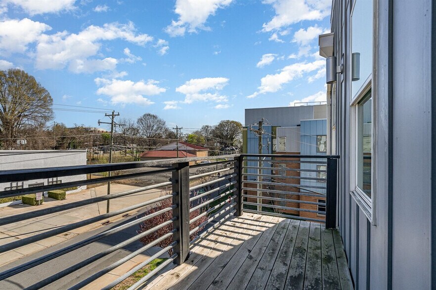 Building Photo - 1659 Duckworth Ave