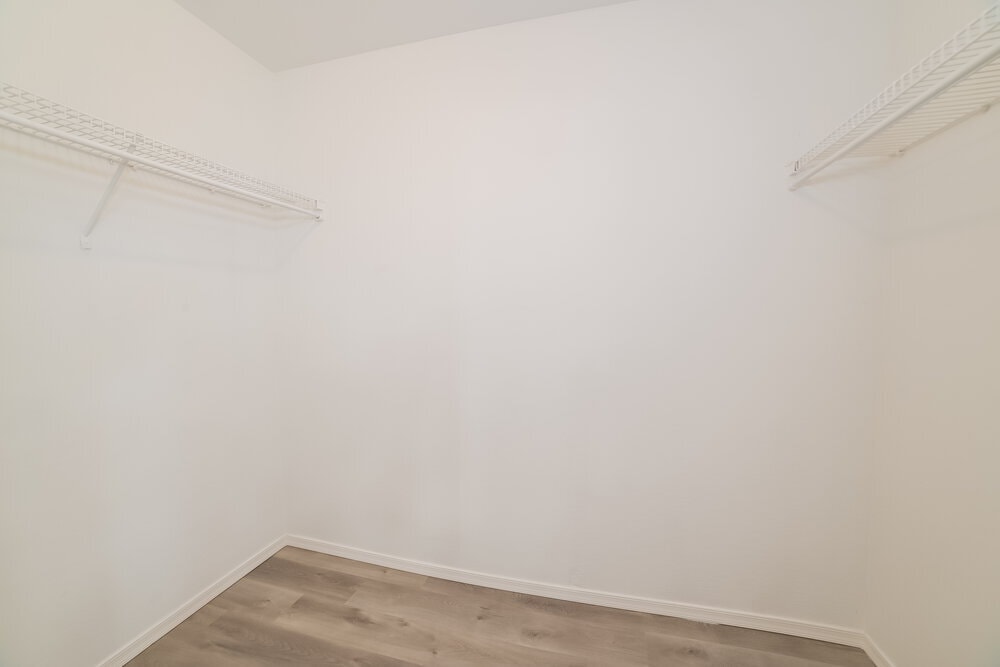 Building Photo - 12557 W Mandalay Ln