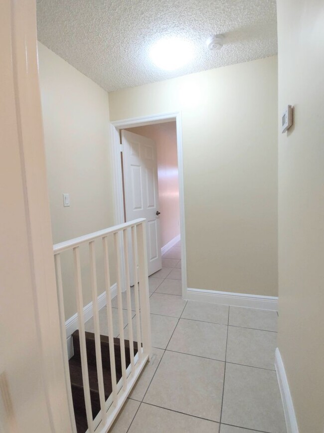 Building Photo - Spacious 2BR in Terrazas Del Sol