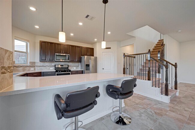 Building Photo - 16306 Oakside Hollow Ln