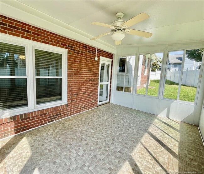 Building Photo - 127 Kristin Ave