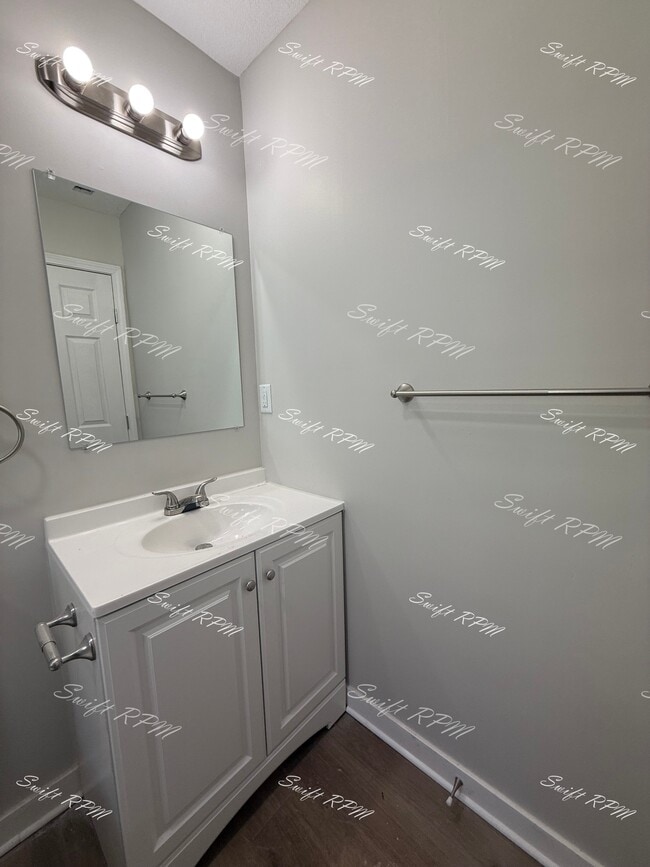 Building Photo - 1034 Oakland Ave