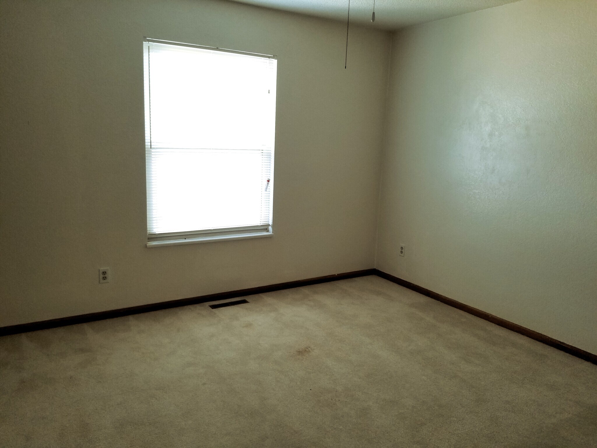 Building Photo - 916 44th Ave Ct