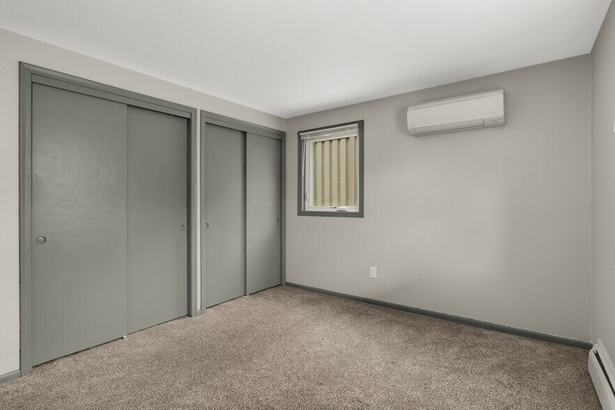 Second Bedroom - 1284 Snelling Ave N