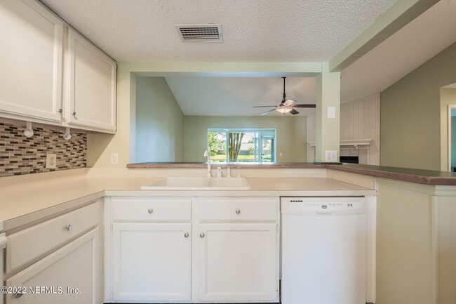 Building Photo - 111 Cranes Lake Dr