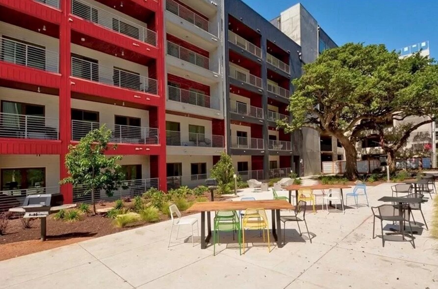 Courtyard - 4361 S Congress Ave