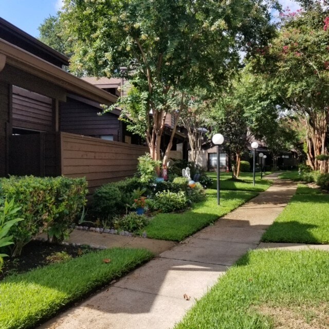 Building Photo - 2510 Grants Lake Blvd