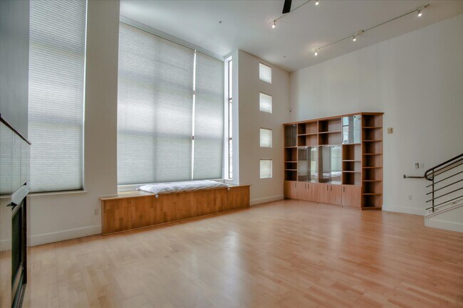 Building Photo - 1025 Minna St