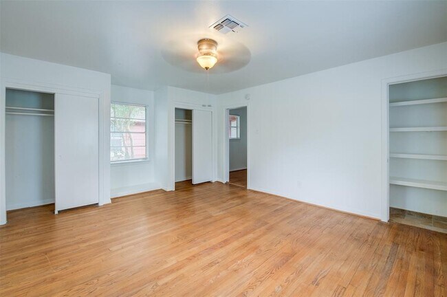 Building Photo - 3403 Linkwood Dr