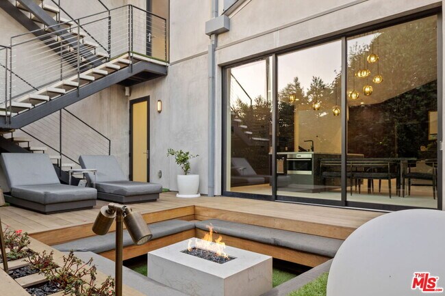 Building Photo - 1368 Beckwith Ave