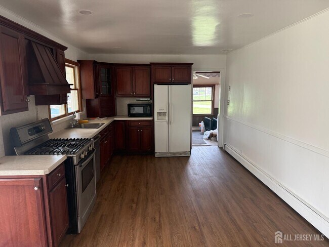 Building Photo - 80 Gates Rd