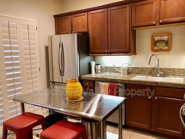 Building Photo - 233 Villorrio Dr E