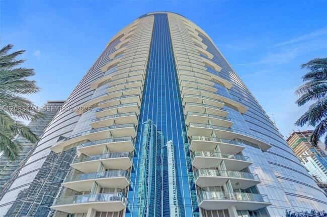 Building Photo - 851 NE 1st Ave