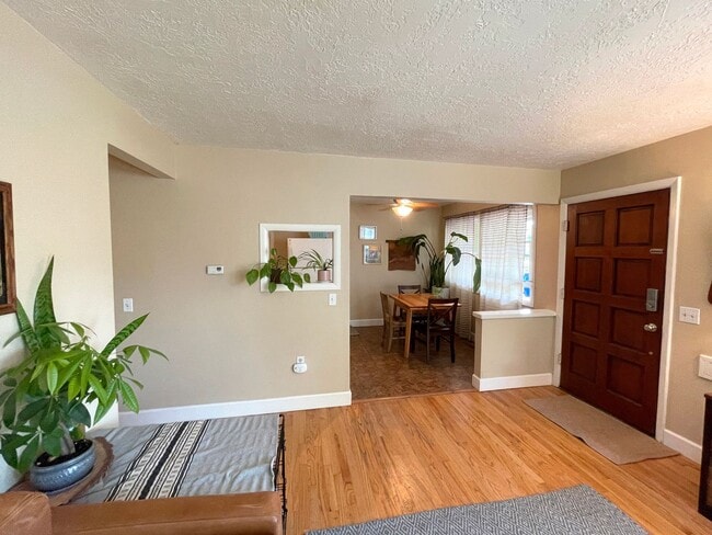 Building Photo - Lovely Home in St Johns with Fenced Yard, ...