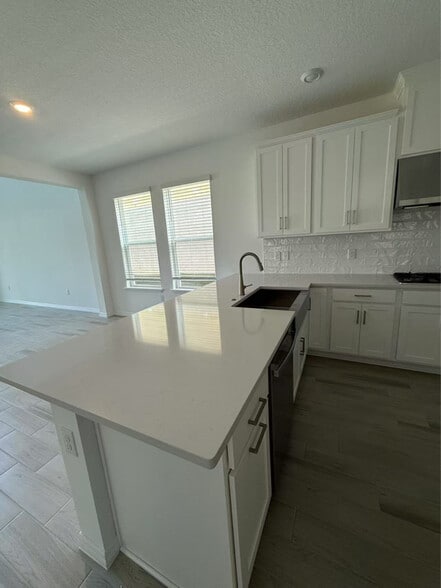 Building Photo - 15041 Shady Palms Ln