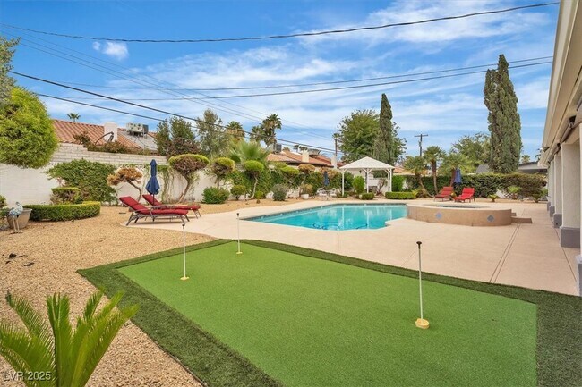 Primary Photo - 2100 Westlund Dr