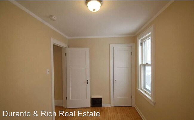 Bedroom 2 - 2902 E Van Norman Ave