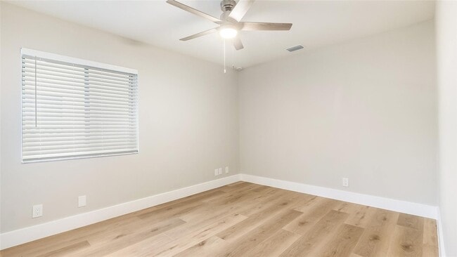 Building Photo - 6411 NW 54th Dr