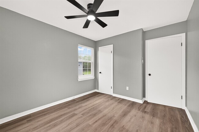 Building Photo - 8666 Candy St