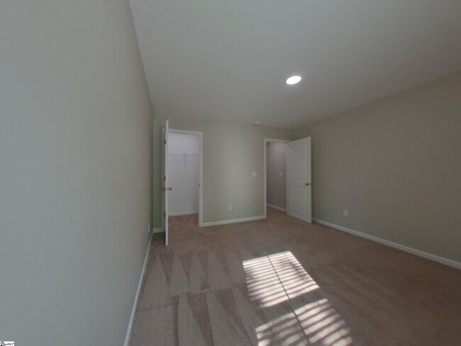 Building Photo - 305 Bonita Dr