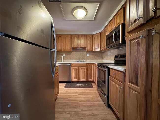 Building Photo - 306 Cherry Ct