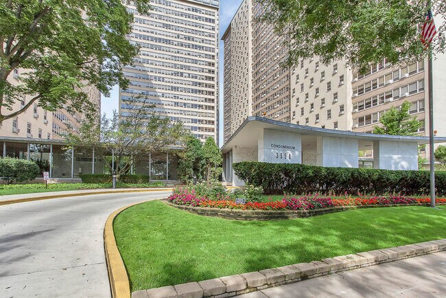 Building Photo - 3950 N Lake Shore Dr