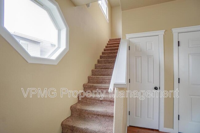 Building Photo - 7809 NE 24th Ct