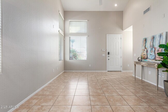 Building Photo - 15240 N 142nd Ave