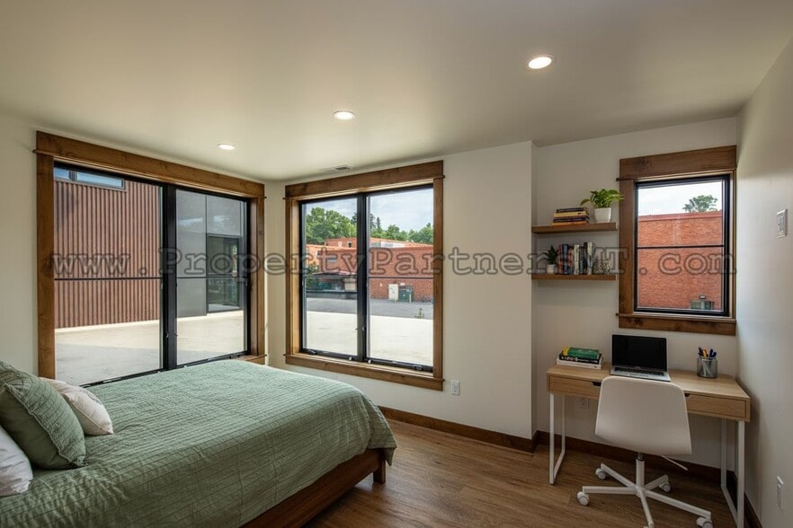 Building Photo - 824 S 8th Ave