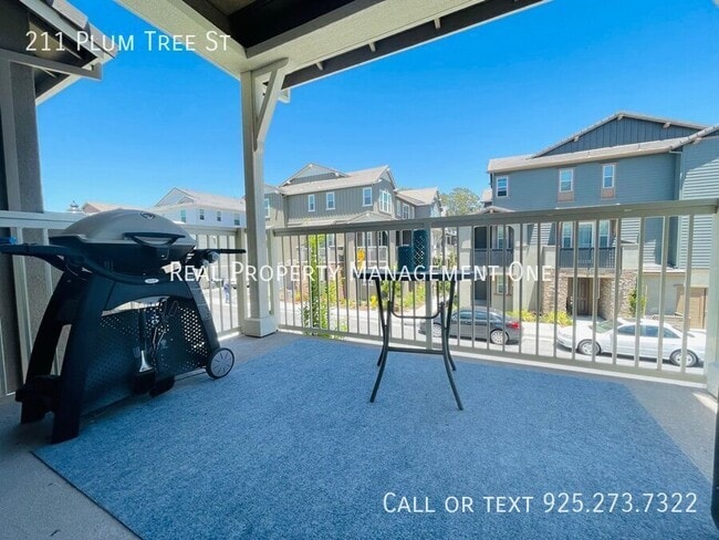 Building Photo - 211 Plum Tree St