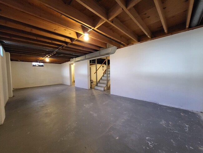 Building Photo - 4720 Esterbrook Rd