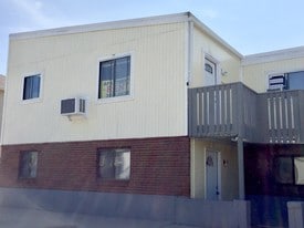 Building Photo - 961 E 23rd St