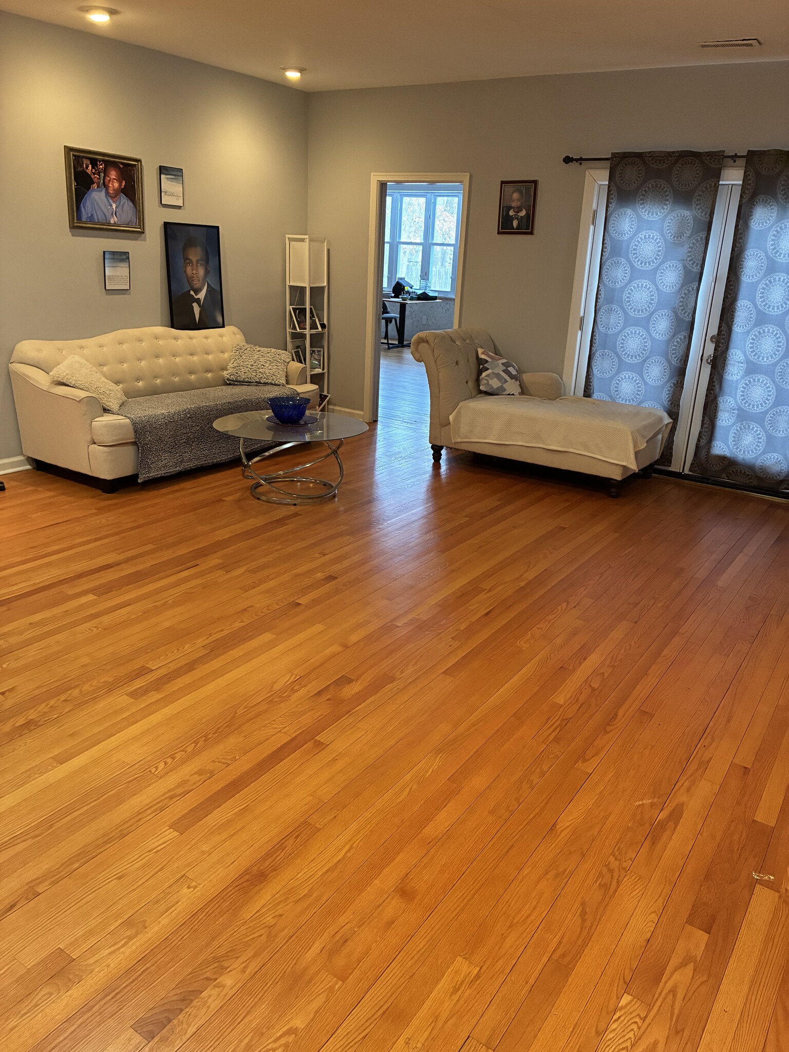 Shared living room - 213 Knoll Dr