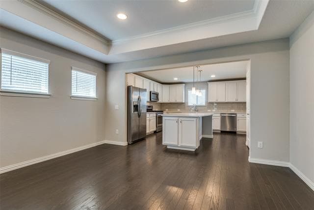 Building Photo - 7608 Parade Dr