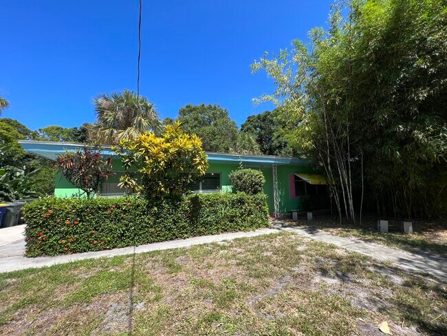 Primary Photo - 1010 N 12th St