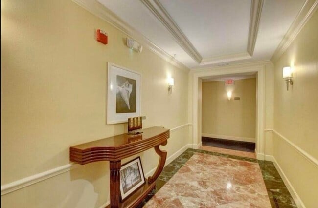 Building Photo - 802 W Windward Way