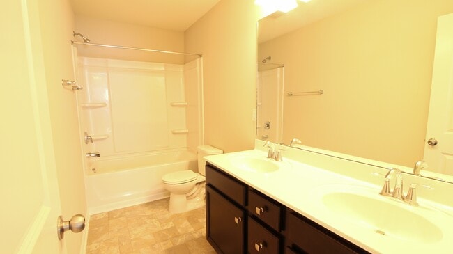 Building Photo - 3/2.5 House with Fenced-In yard and GORGEOUS interior!