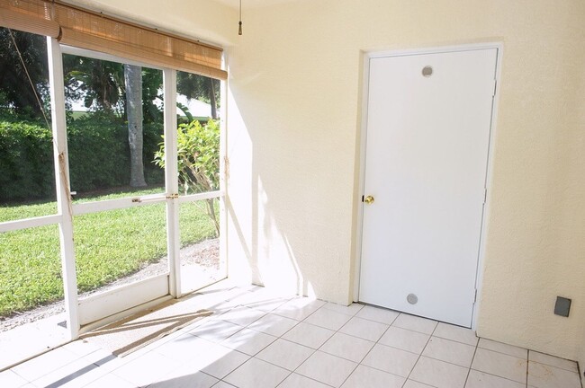Building Photo - ANNUAL RENTAL - 2 Bedroom, 2 Bath Condo in North Naples