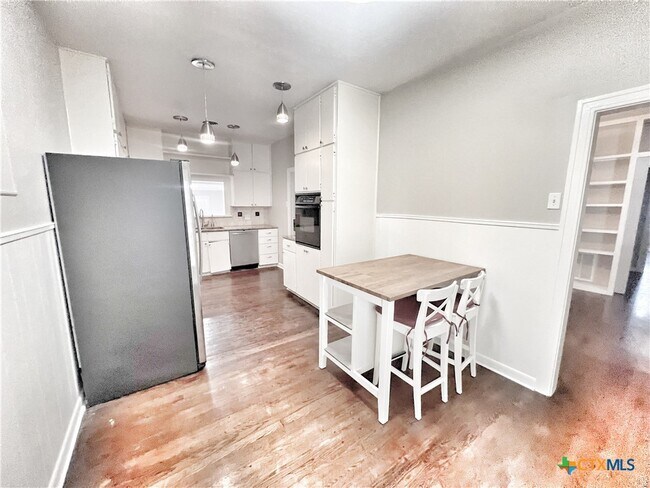 Building Photo - 127 Paloma Dr