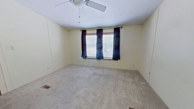Building Photo - Mobile Home