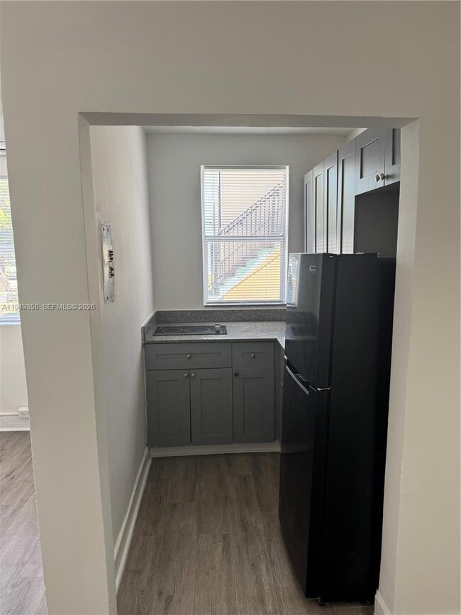 Building Photo - 1552 SW 2nd St