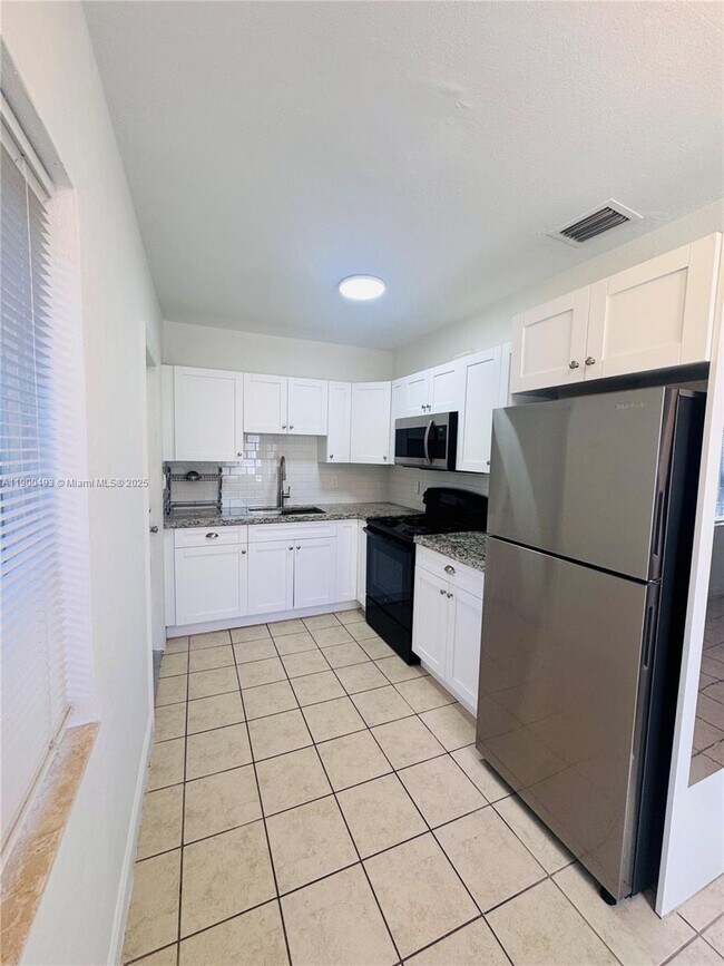 Primary Photo - 1267 NE 127th St