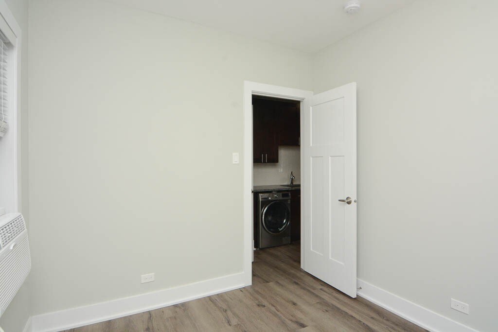 Building Photo - 725 St Johns Ave