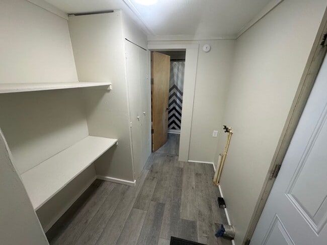 Building Photo - 6 Barry Ave