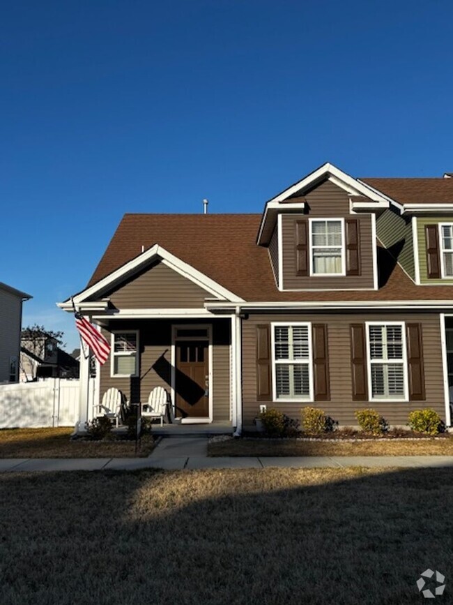 Building Photo - Sherwood Lakes