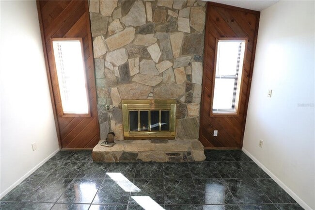 Building Photo - 5017 Oakshire Dr