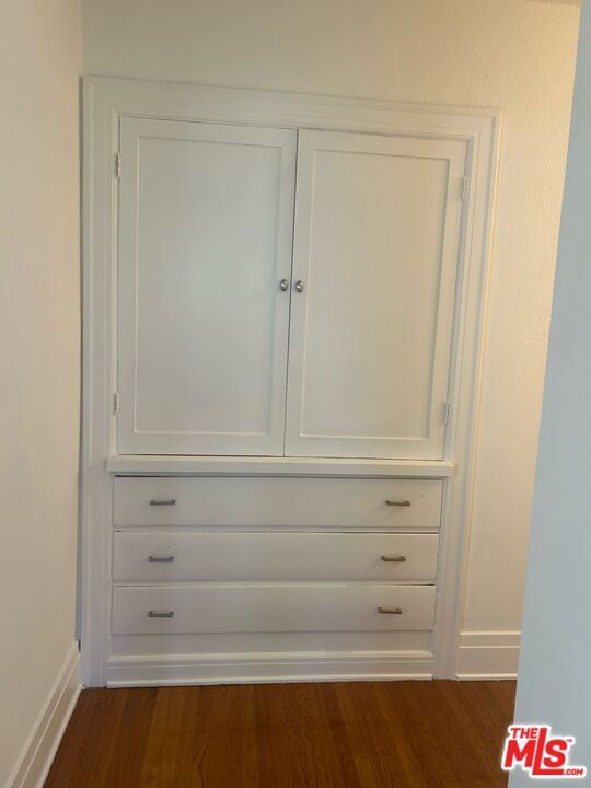 Building Photo - 941 S Lucerne Blvd