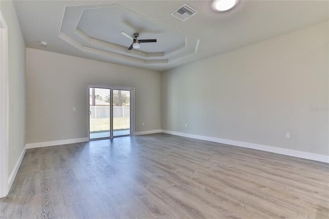 Building Photo - 37 Regent Ln